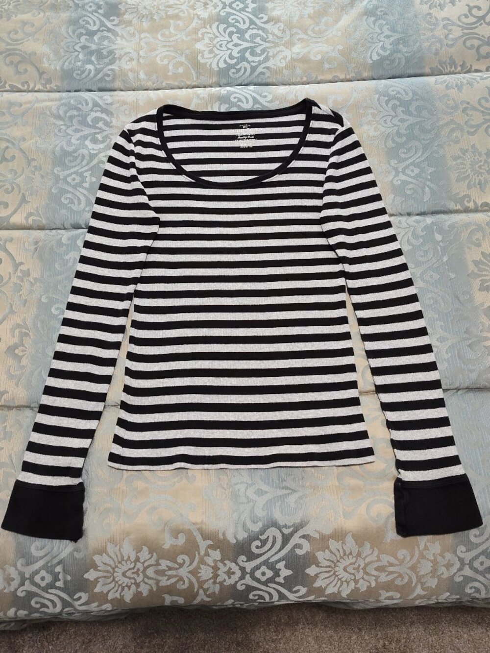 Faded Glory ribbed gray & black striped long sleeve top, EUC, size M (8/10)